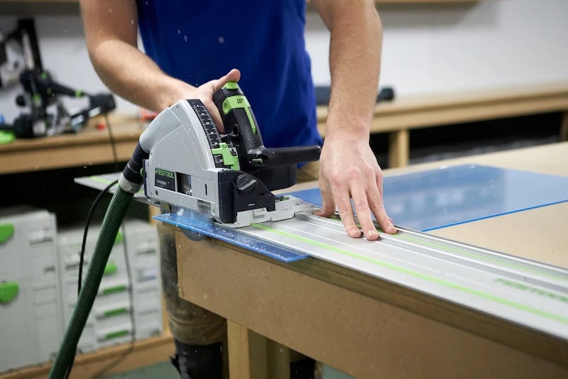 Polycarbonate sheet Cutting